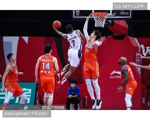 骑士与勇士激战四场巅峰对决回顾精彩瞬间与关键时刻分析